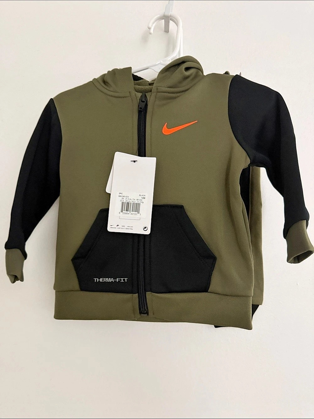 Nike Therma-FIT Boys Green & Black NWT Size 12 Months